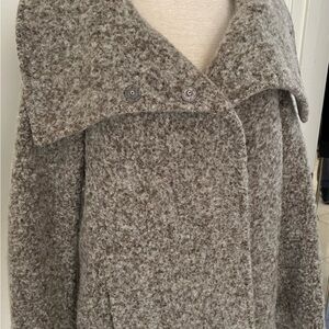 Baby Alpaca coat. Dusan brand made in Italy. Pockets Stylish Gray Women's Coat